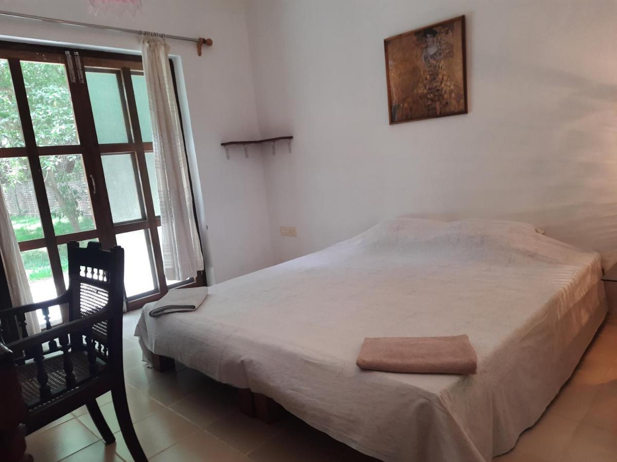 Isai Ambalam Guest House Pondicherry Exterior photo