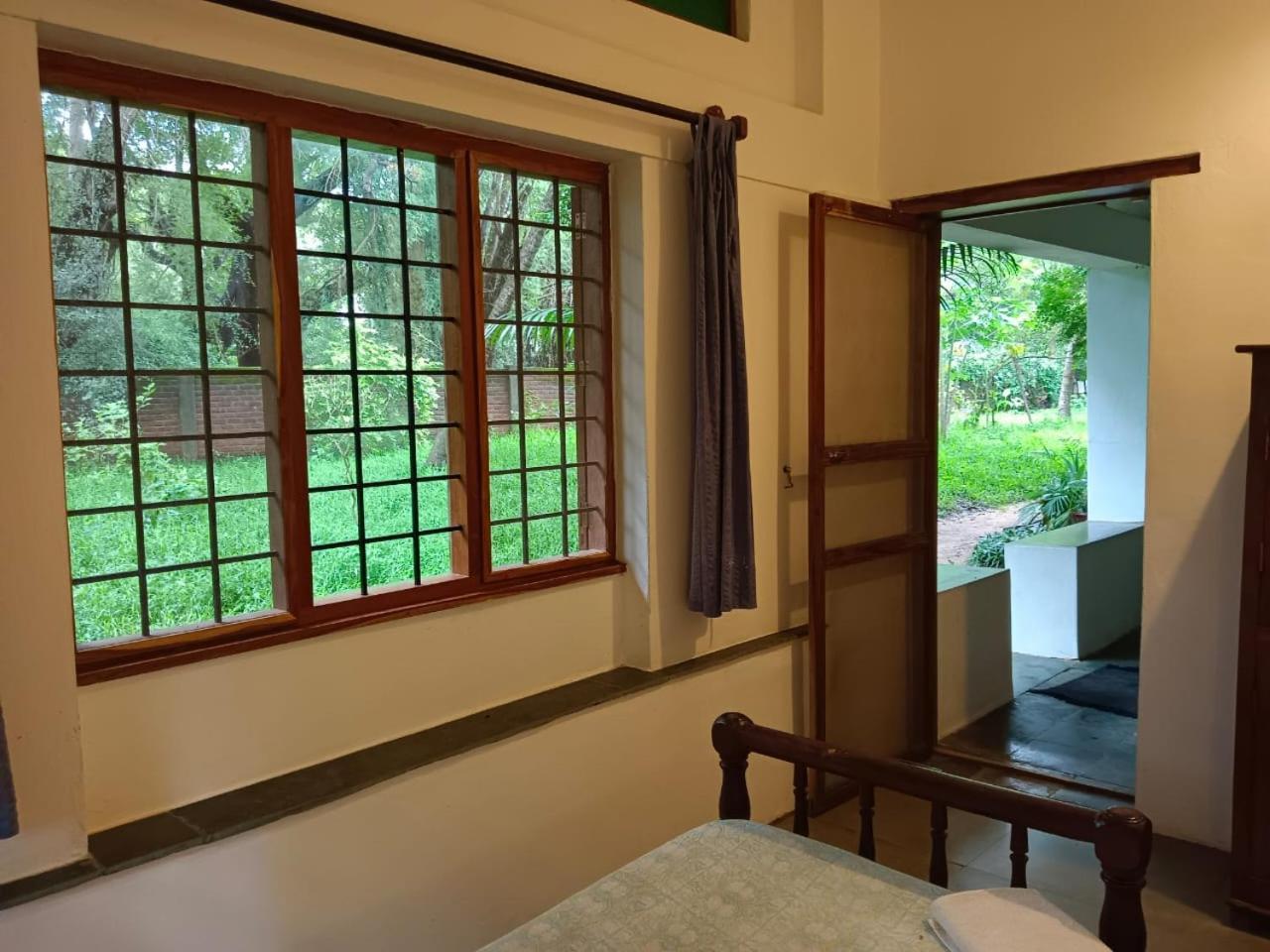 Isai Ambalam Guest House Pondicherry Exterior photo