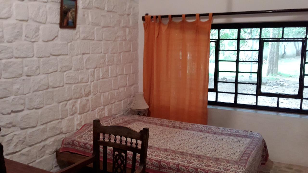 Isai Ambalam Guest House Pondicherry Exterior photo