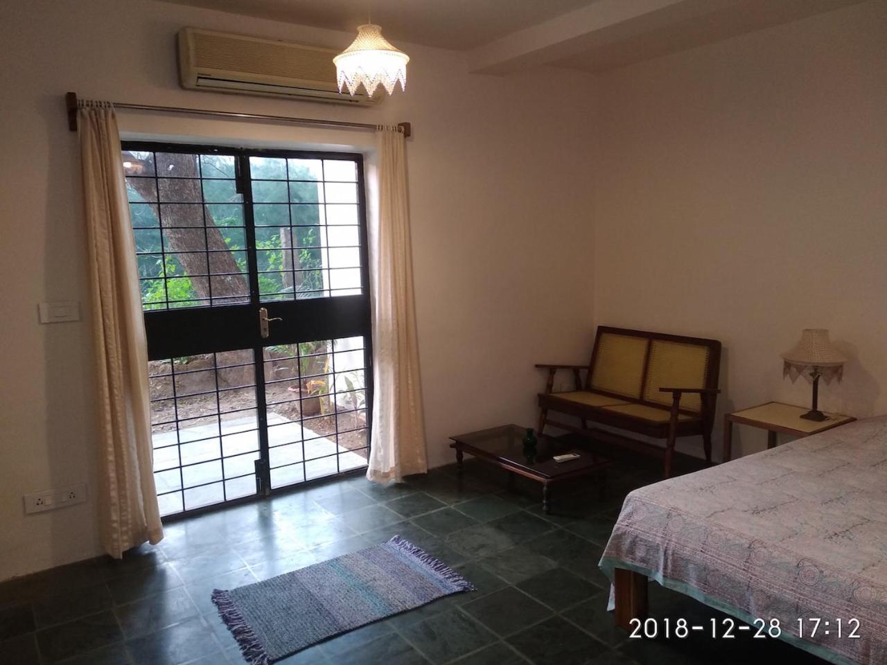 Isai Ambalam Guest House Pondicherry Exterior photo